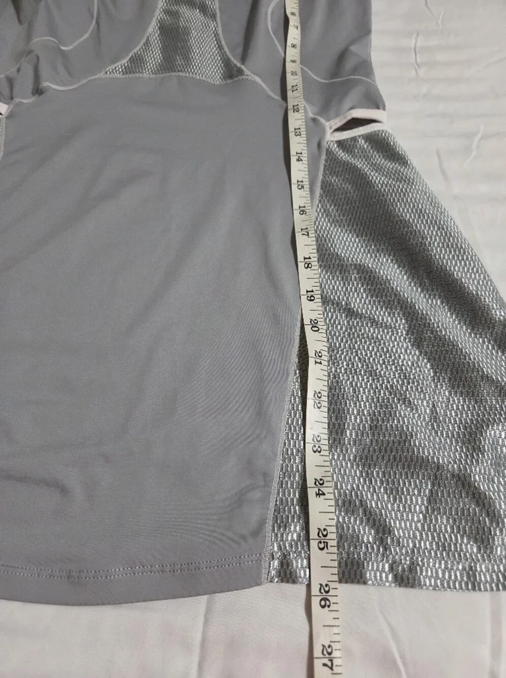 Nike Light Gray/silver Dri-fit Mesh-Panel Athletic Tank Reflective Top. Sz M